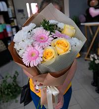 Букет цветов из:  Герберы, Розы и Хризантемы в Аксеново