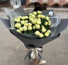 Букет Белые кустовые розы Солинеро в Аксеново