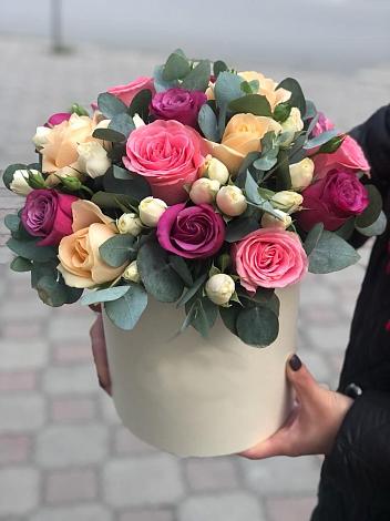 Цветочная композиция из Розы в шляпной коробке в Аксеново