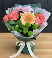 Букет цветов из:  Гвоздики, Розы, Герберы и Хризантемы #REPLACE_PRED# Аксеново