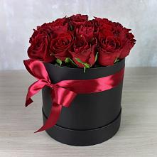 Цветочная композиция из Розы в шляпной коробке в Аксеново