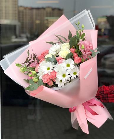Букет цветов из: Розы, Лизиантусы и Хризантемы в Аксеново